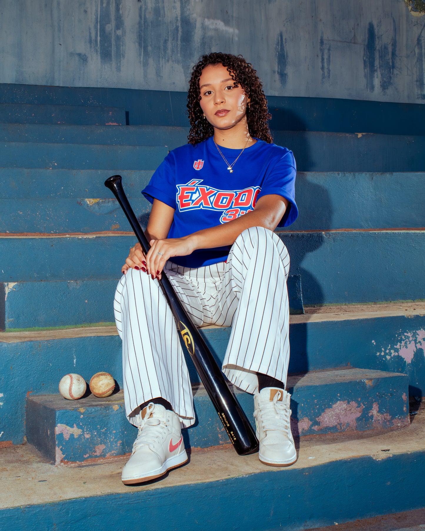 Blue Oversized Faith Tee - Éxodo 3:15